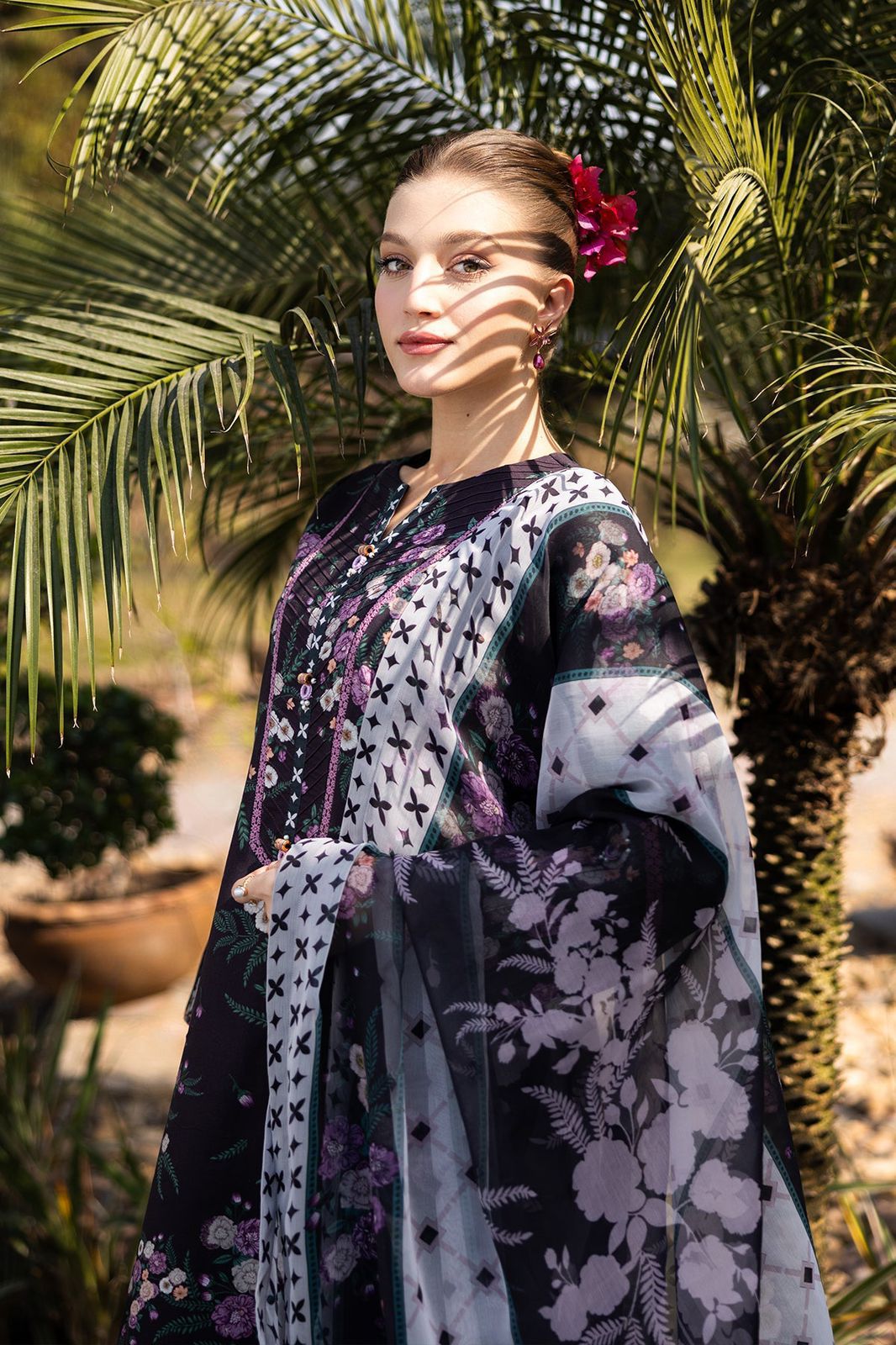 Elegant Digital Printed BanaDora Lawn 3 Pcs Suit
