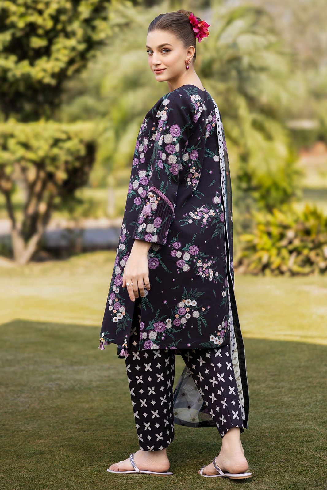 Elegant Digital Printed BanaDora Lawn 3 Pcs Suit
