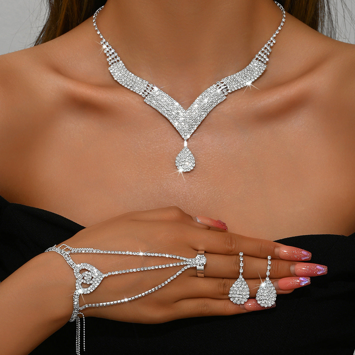 Branded Bridal Jewelry Set With Teardrop Stones